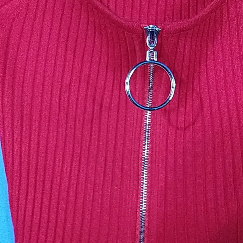 Crop-Top - Picture 2 of 2